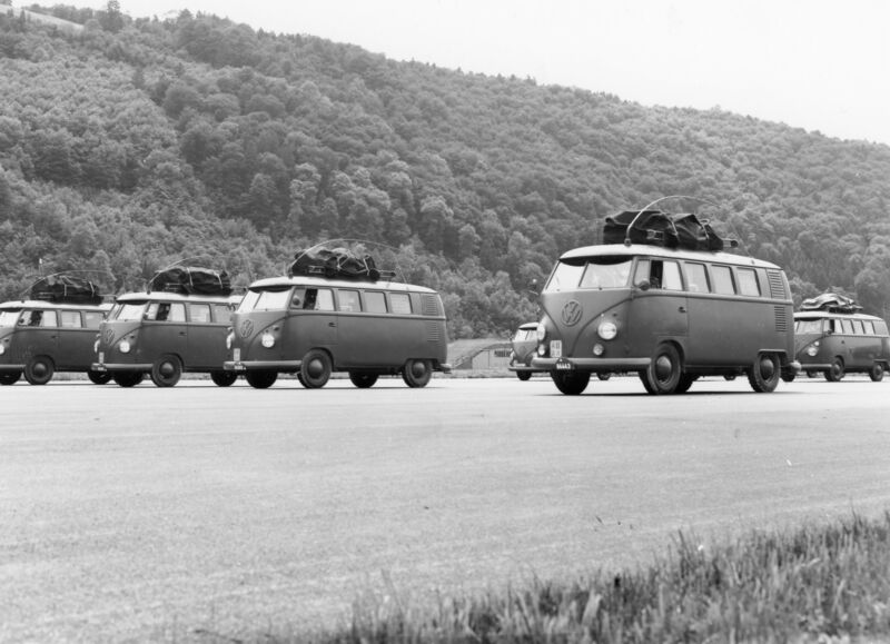 70 Jahre VW Transporter in der Schweiz